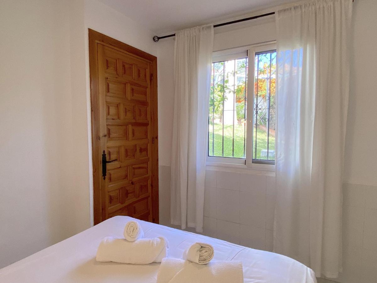 Villa Sandra Al Fresco Apartment Нерха Екстериор снимка