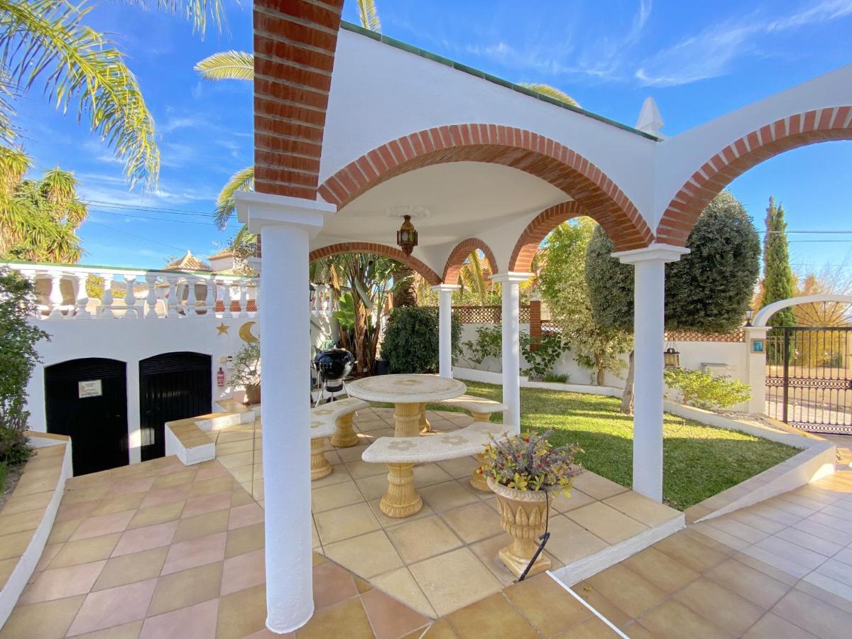Villa Sandra Al Fresco Apartment Нерха Екстериор снимка