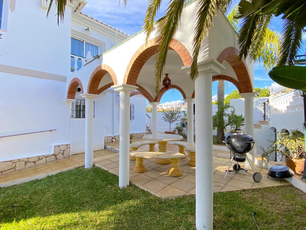 Villa Sandra Al Fresco Apartment Нерха Екстериор снимка